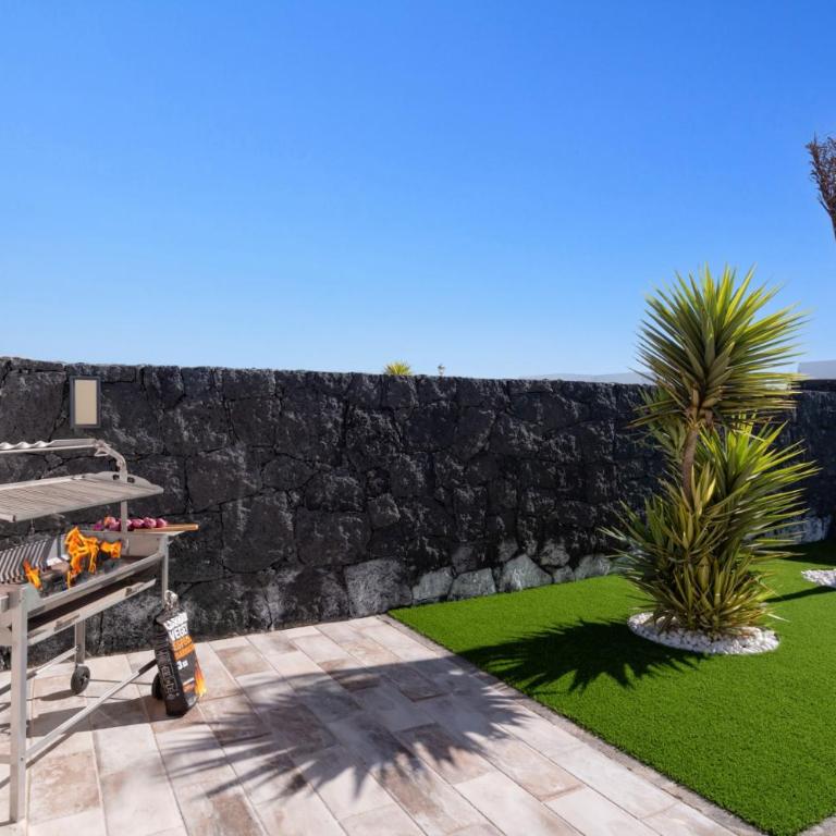 Villa Sibisse by Villa Plus - Villa - 18