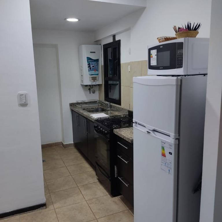Dpto temporal Azhares Juan Bautista ALBERDI 187 Octavo piso B - Apartamento de 1 dormitorio - 4