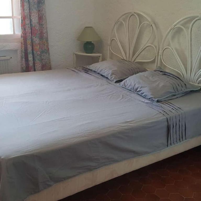 Côte d’azur: Charmante villa, vue mer, piscine,clim,calme 8/10 personnes - Villa - 5