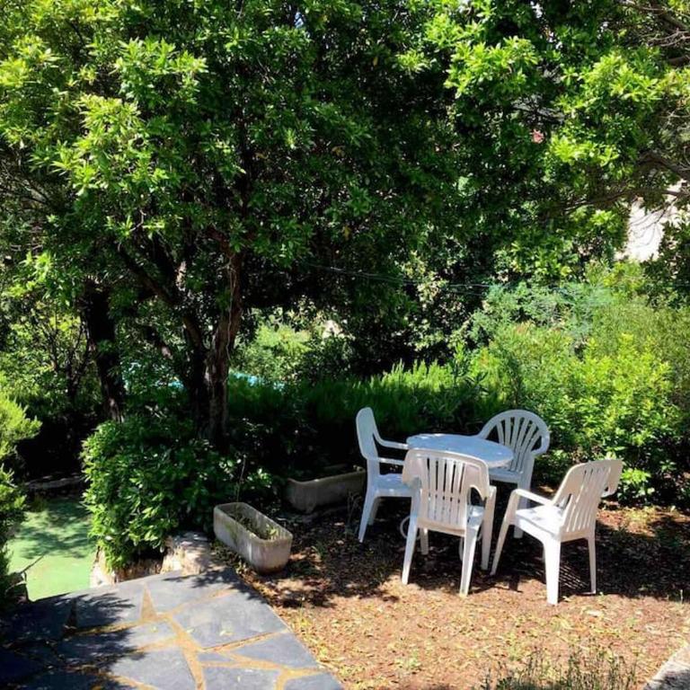 Côte d’azur: Charmante villa, vue mer, piscine,clim,calme 8/10 personnes - Villa - 9