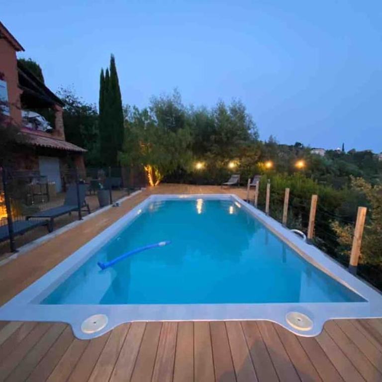 Côte d’azur: Charmante villa, vue mer, piscine,clim,calme 8/10 personnes - Villa - 11