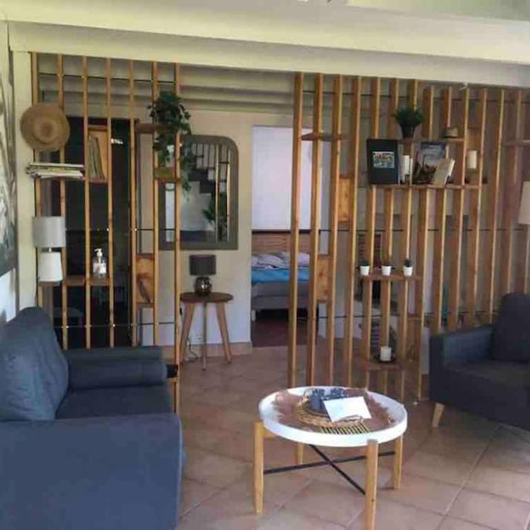 Côte d’azur: Charmante villa, vue mer, piscine,clim,calme 8/10 personnes - Villa - 15