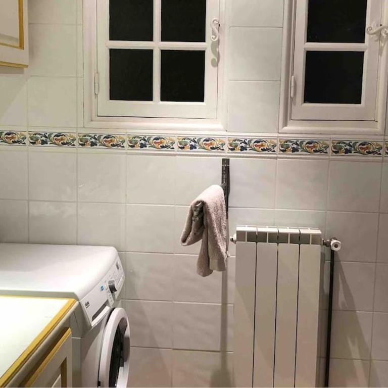 Côte d’azur: Charmante villa, vue mer, piscine,clim,calme 8/10 personnes - Villa - 26