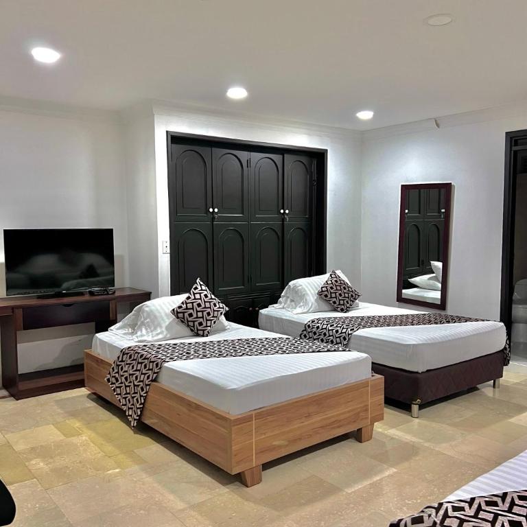 Hotel Ingenio Reina Isabel - Habitación Cuádruple Clásica - 6