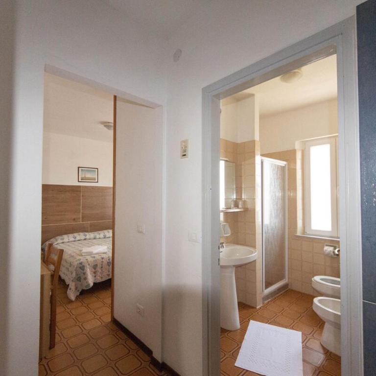 Hotel Calipso - Doppelzimmer mit Balkon und Meerblick - 1