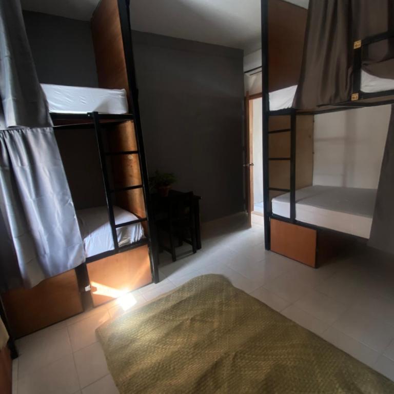 Ariché Valladolid Hotel & Hostal - Litera en habitación compartida mixta - 4