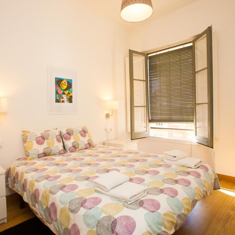 Gaudi Sagrada Familia - Two-Bedroom Apartment - 11