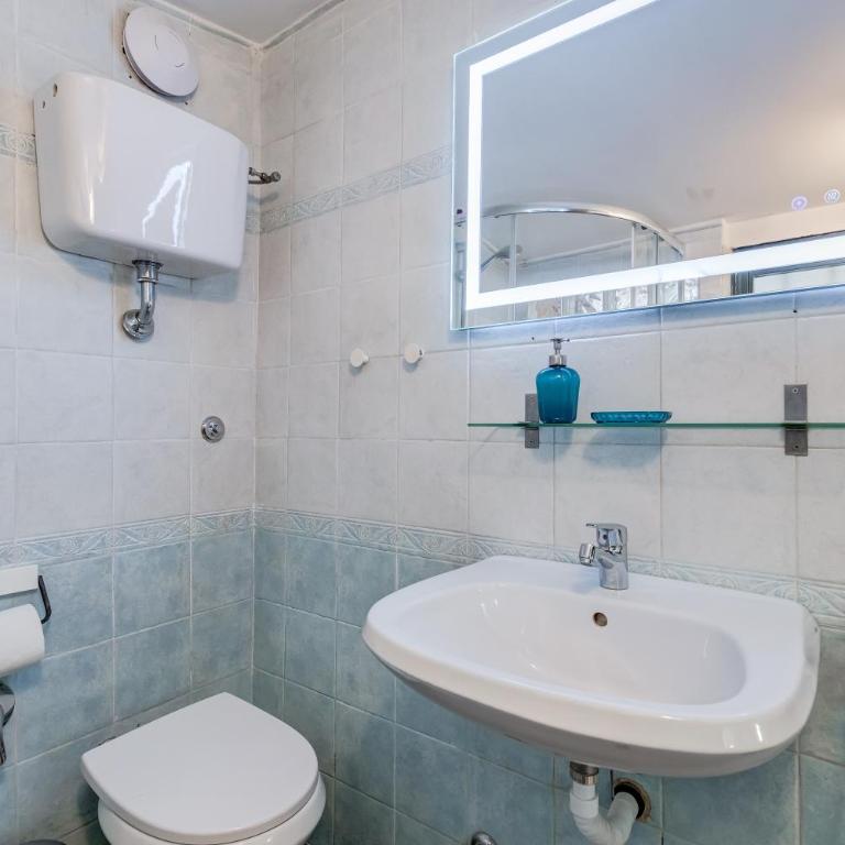 Coliseum Rome Apartments - Appartamento con 2 Camere da Letto - 6