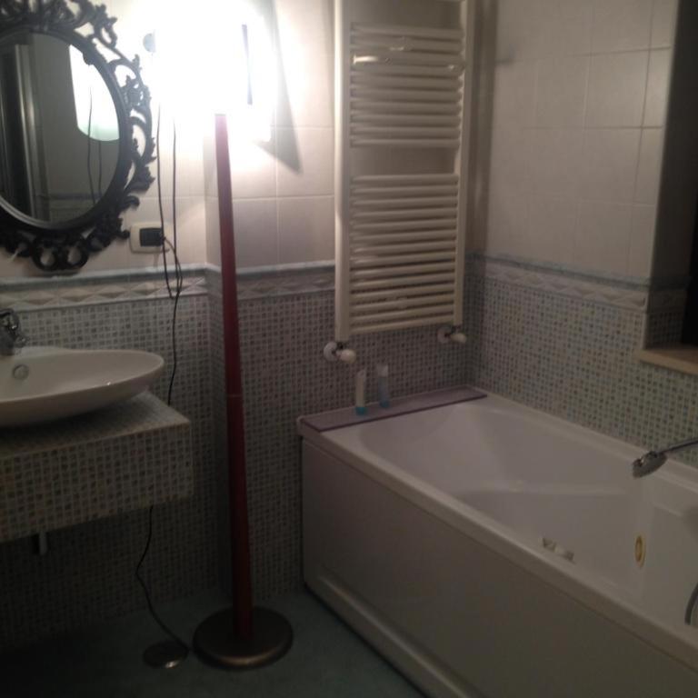 RG HOUSE - Appartamento con 2 Camere da Letto - 16