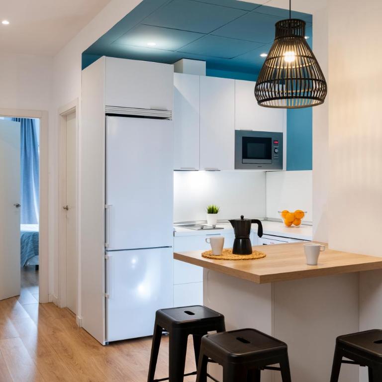 Lola 14 Suite Apartment - One-Bedroom Apartment - 3