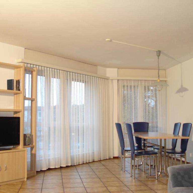 Apart Holidays - Residenza Flora - Appartamento con 2 Camere da Letto (6 Adulti) - 8