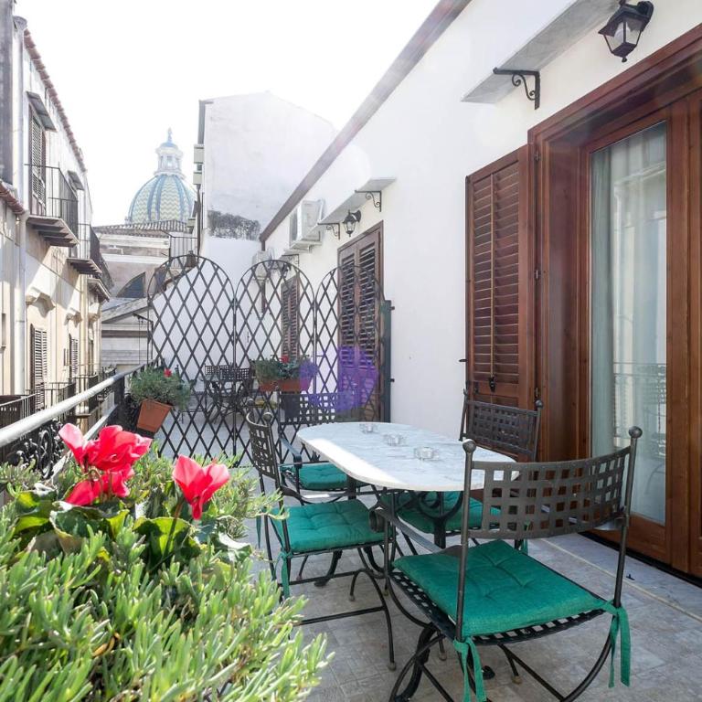 Penthouse Luxury Quattro Canti - Duplex Apartment with Terrace - 26