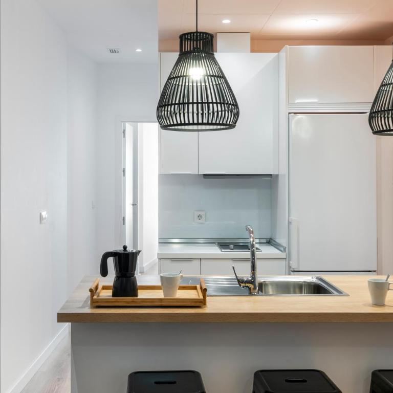 Lola 14 Suite Apartment - One-Bedroom Apartment - 9