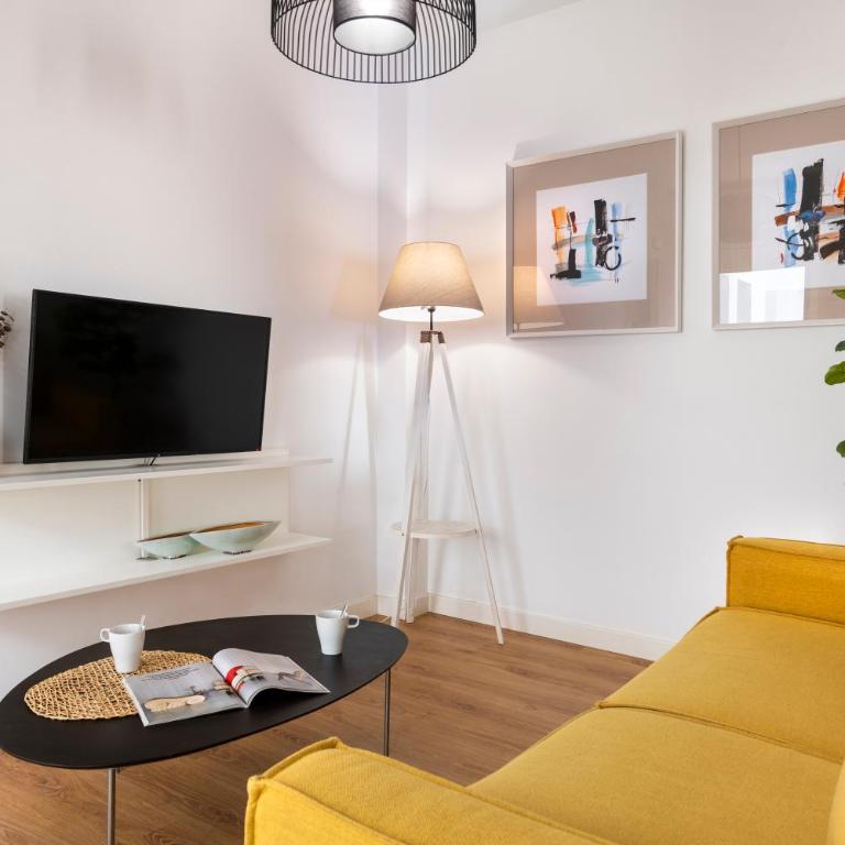 Lola 14 Suite Apartment - One-Bedroom Apartment - 7