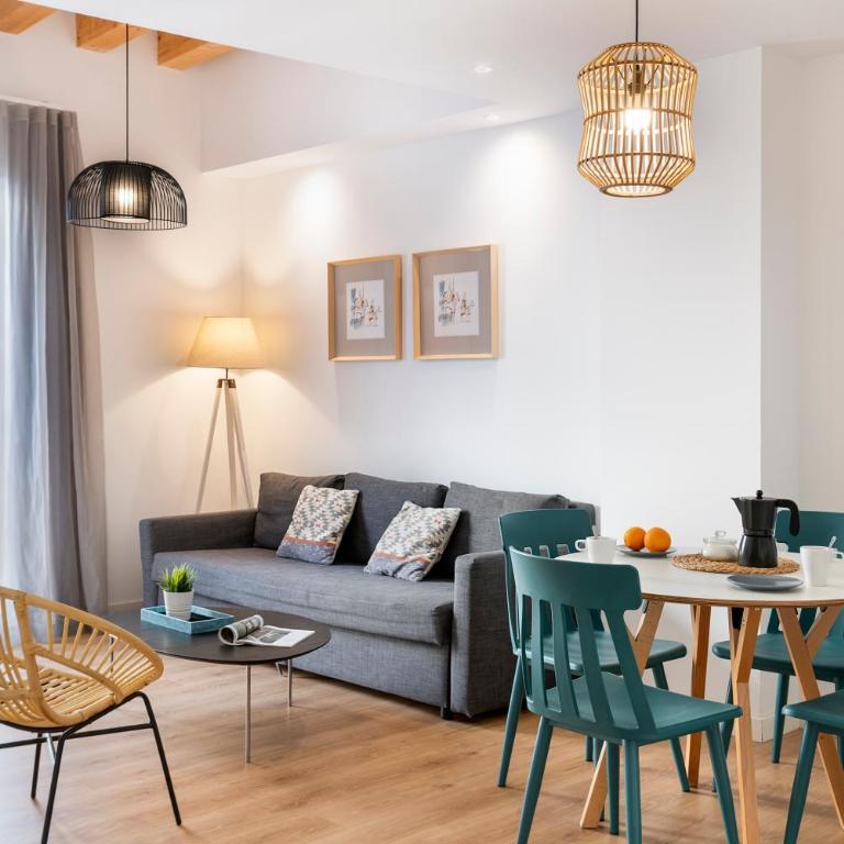 Lola 14 Suite Apartment - Apartment with Balcony - 13