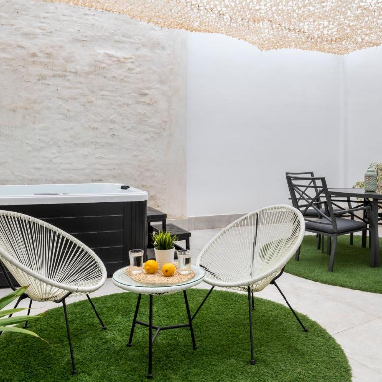 Lola 14 Suite Apartment - Suite with private jacuzzi - 2