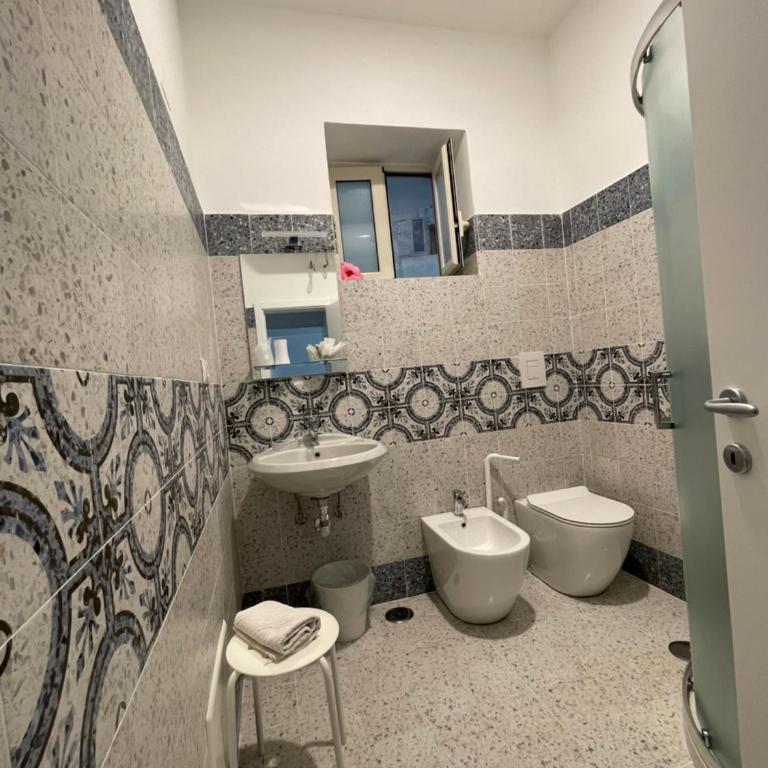 La Musa - Camera Matrimoniale/Doppia con Letti Singoli con Bagno - 7