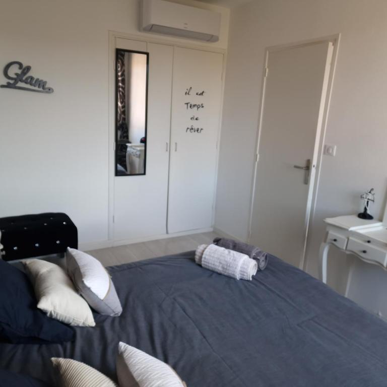 location Coma Chéric et parking - Three-Bedroom Apartment - 10