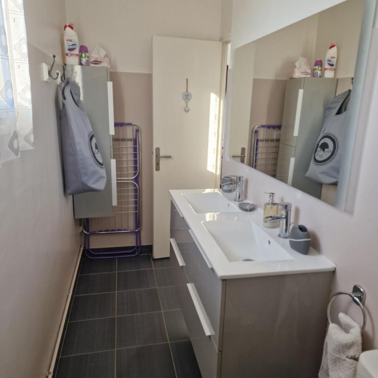 location Coma Chéric et parking - Three-Bedroom Apartment - 15