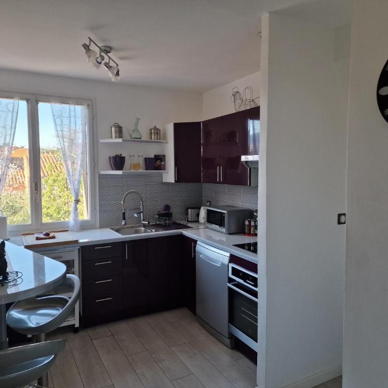 location Coma Chéric et parking - Three-Bedroom Apartment - 5