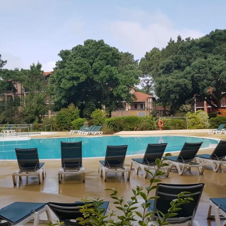 Appartement 6 personnes, 40m2, lave-linge, 2 salles de bain, grand balcon, piscine et proche golf - Appartement 2 Chambres - 17