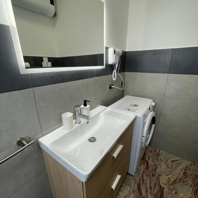 Henry Suite - Appartamento con Balcone - 33