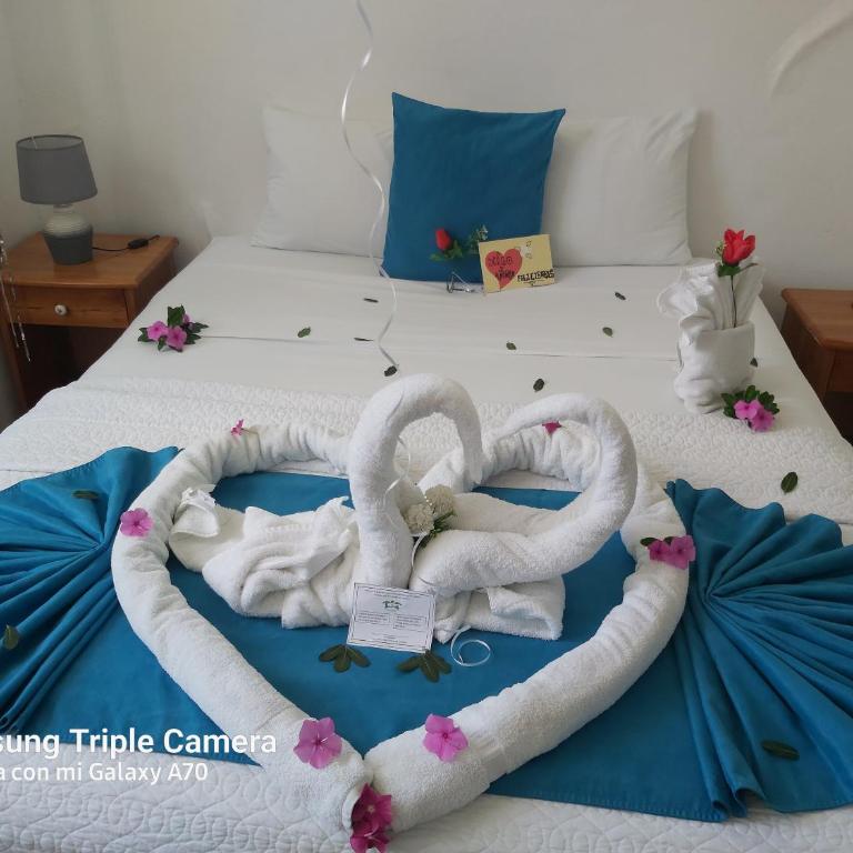 Galapagos Native - Triple Room - 15