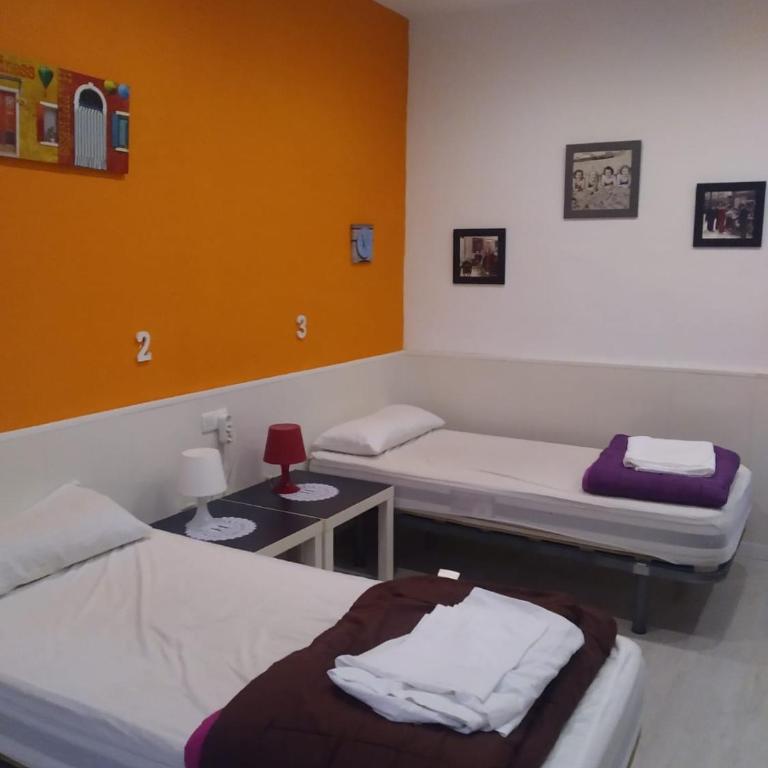 Granada Old Town Hostel - Single Bed in 6-Bed Dormitory Room - 3