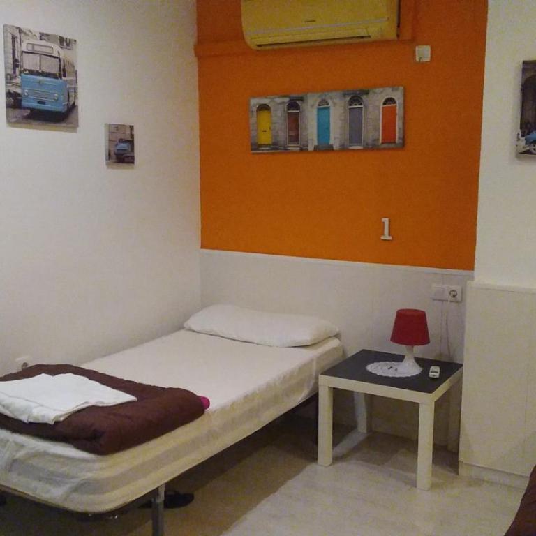 Granada Old Town Hostel - Single Bed in 6-Bed Dormitory Room - 10