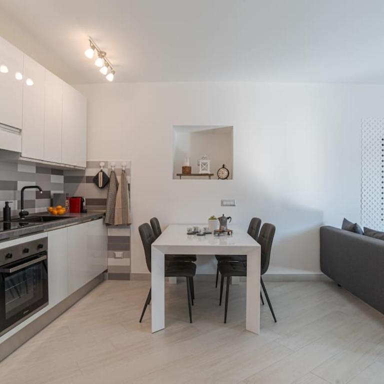 Apt in centro storico a due passi dal lago - Appartamento con 2 Camere da Letto - 7