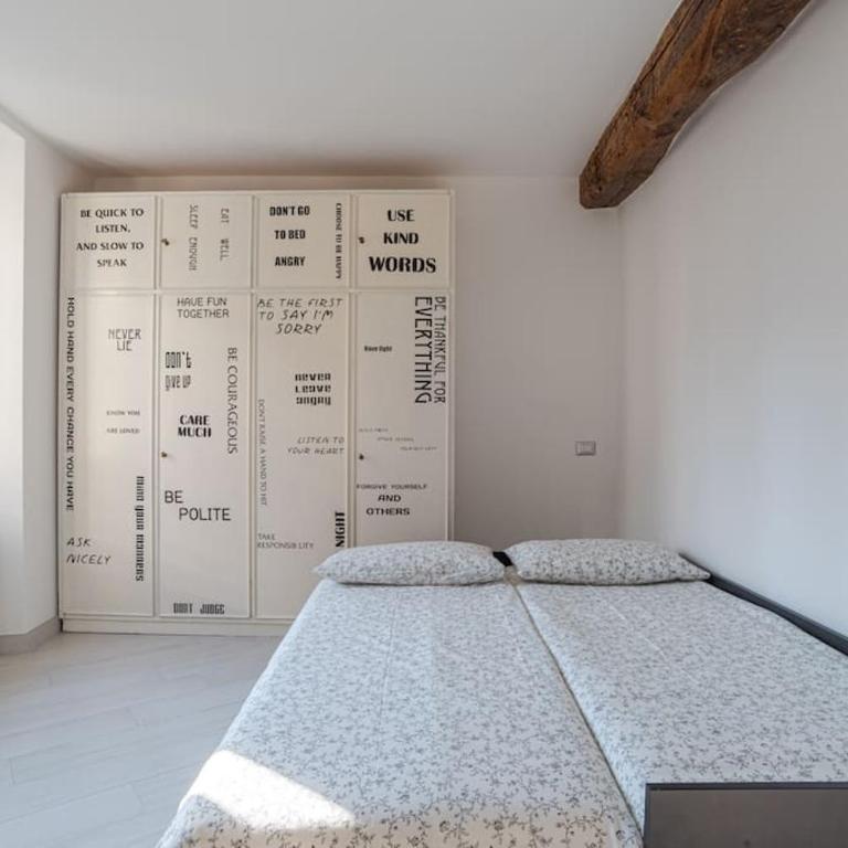 Apt in centro storico a due passi dal lago - Appartamento con 2 Camere da Letto - 10
