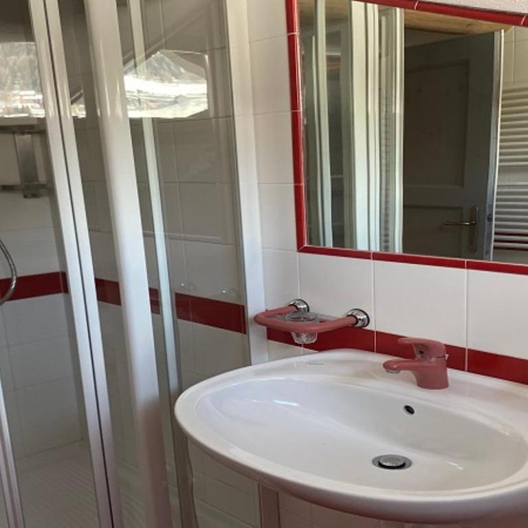 Ski Holidays Apartments - Appartamento con Vista Montagna - 3