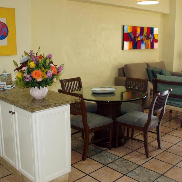 Royal Villas Resort - One Bedroom Family Suite with Livingroom - 8