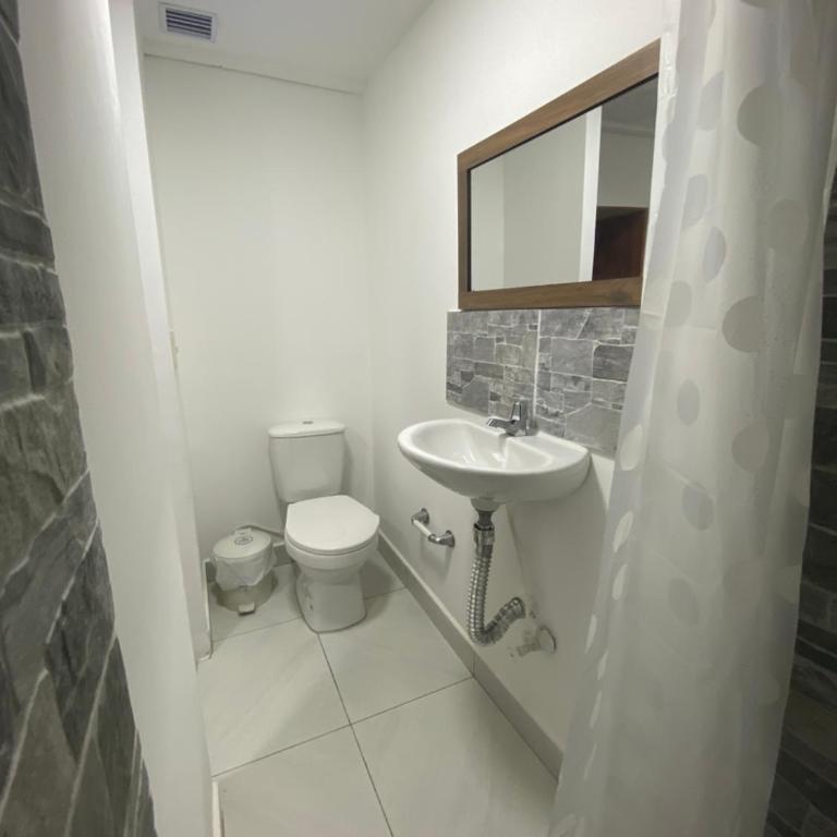 Casa Blanca estadio - Habitación Doble con baño privado - 3