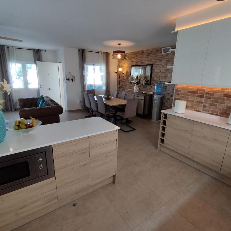 Detached Villa With Private Pool Torrevieja - Villa con piscina privada - 17
