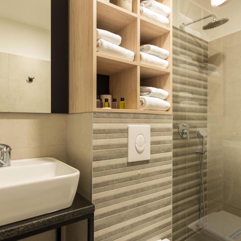 Apartments Artee Free Garage Parking - Deluxe Studio - 41