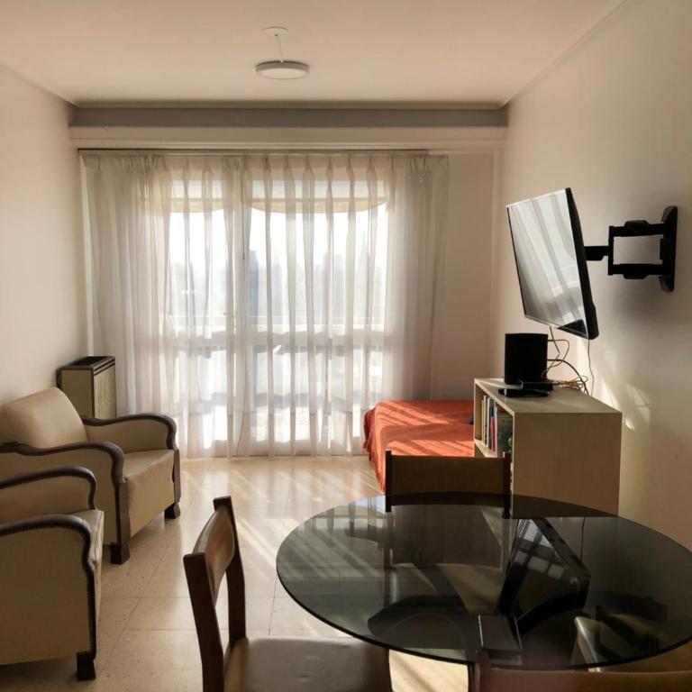 Hermoso Depto Zona Varese Piso 10 - Apartamento de 1 dormitorio - 9