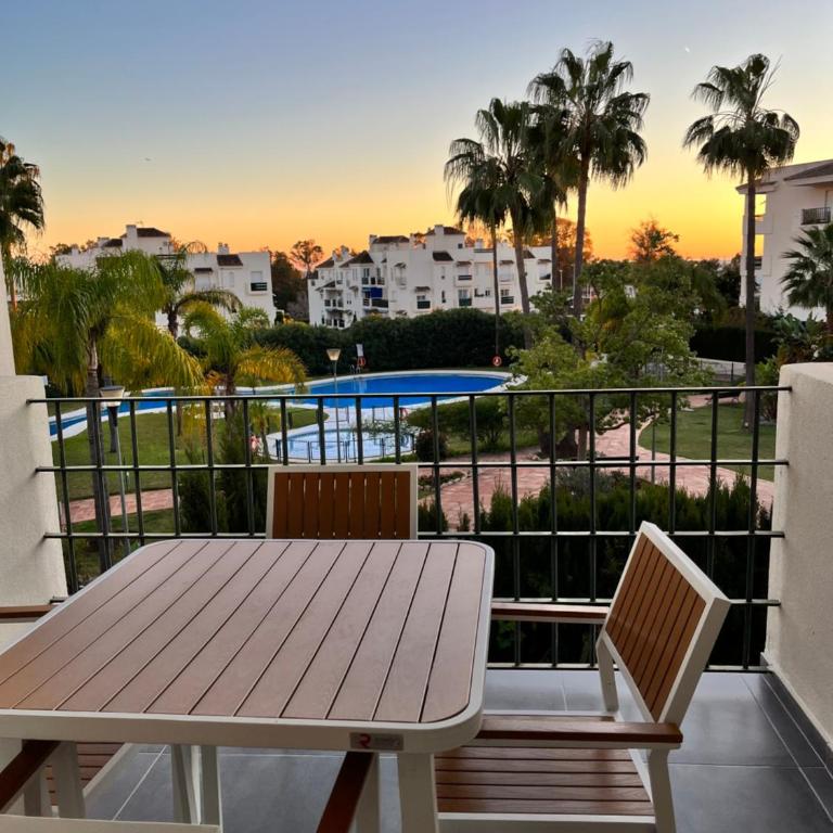 MARBELLA HOME RENTALS - 2BR, 2BTH apartment near Puerto Banús - Apartamento de 2 dormitorios - 39