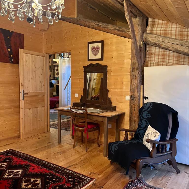 Ferme savoyarde rénovée 2 chambres - One-Bedroom Chalet - 17