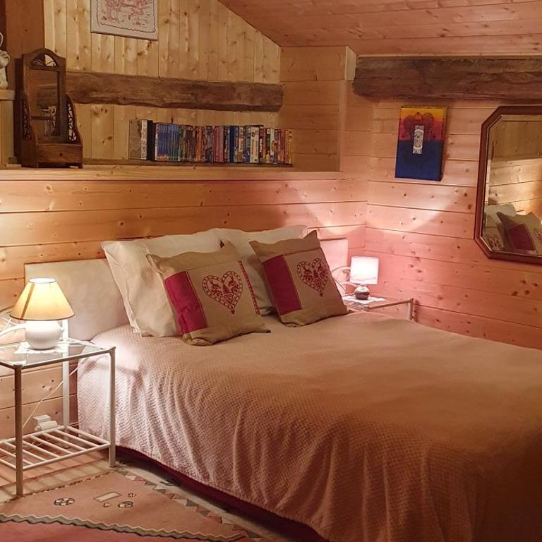 Ferme savoyarde rénovée 2 chambres - One-Bedroom Chalet - 42