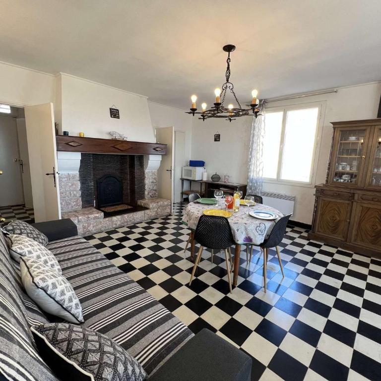 T4 1er ét. 3 ch, terrasse, 10m plage, parking - FR-1-701-59 - Apartment - 10