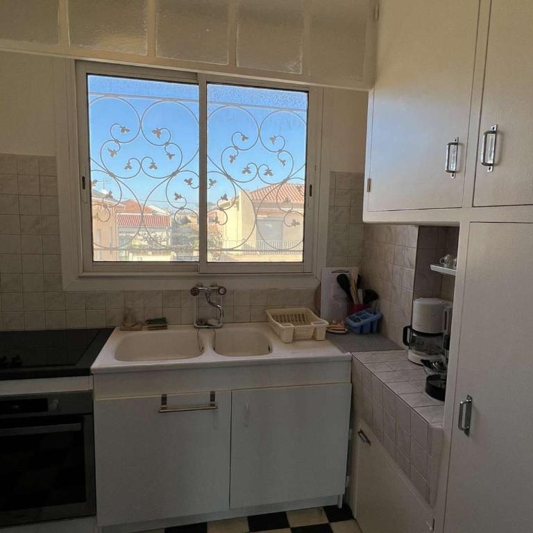 T4 1er ét. 3 ch, terrasse, 10m plage, parking - FR-1-701-59 - Apartment - 12