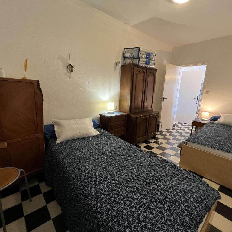 T4 1er ét. 3 ch, terrasse, 10m plage, parking - FR-1-701-59 - Apartment - 14
