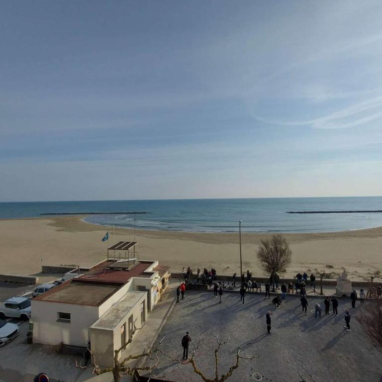 Grau d'Agde : Appartement 3 pièces avec terrasses à 20m de la plage - Appartamento con 2 Camere da Letto - 3