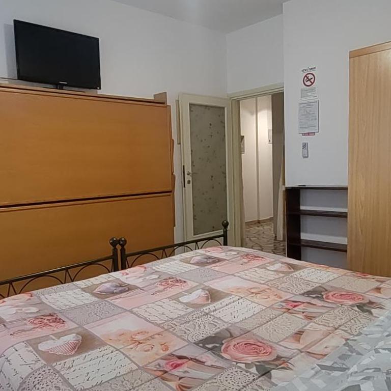 Cisanello Room Rent - Deluxe Double Room - 4