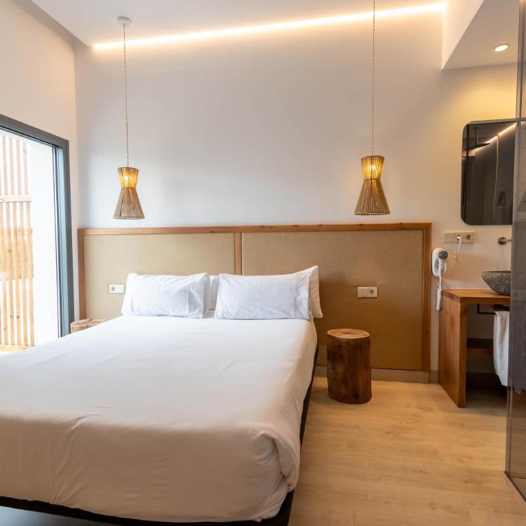 Play Hotel Ibiza - Adults Only - Habitación Premium con patio - 19
