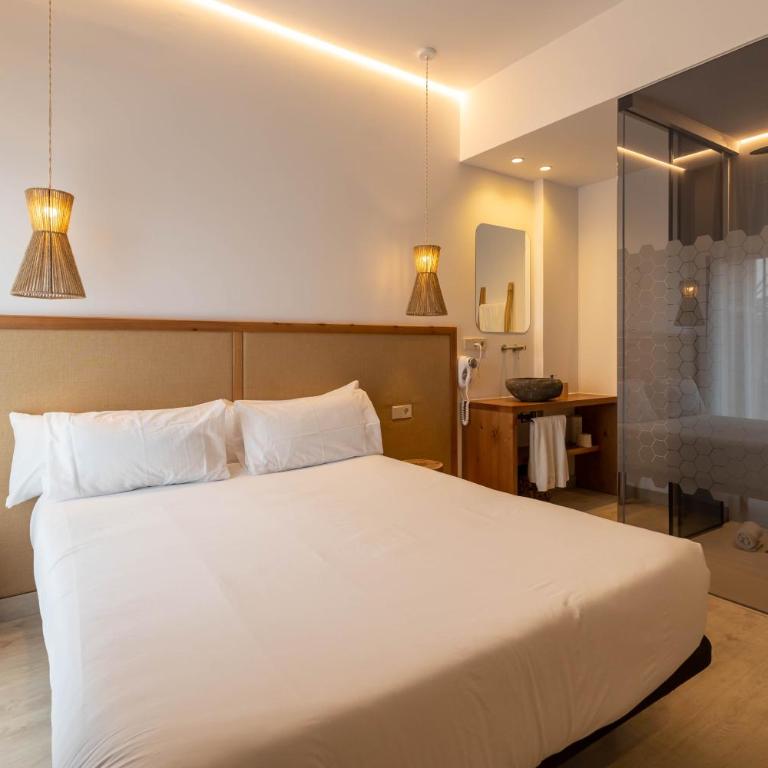 Play Hotel Ibiza - Adults Only - Habitación Premium con patio - 16