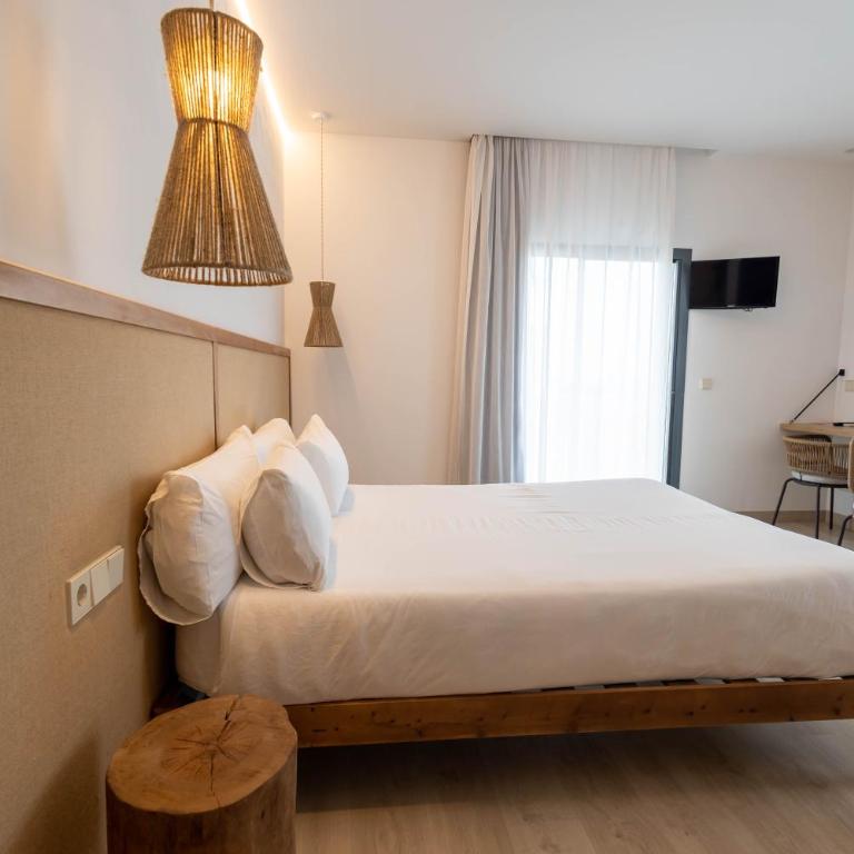 Play Hotel Ibiza - Adults Only - Suite Junior con vistas parciales al mar - 2