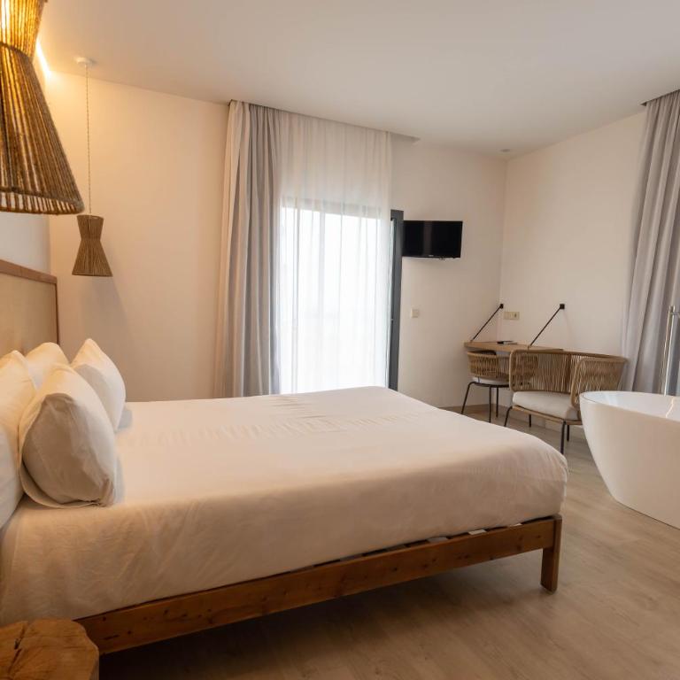 Play Hotel Ibiza - Adults Only - Suite Junior con vistas parciales al mar - 10