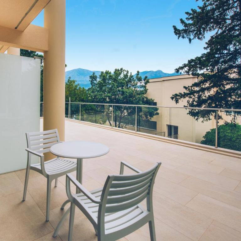Iberostar Waves Herceg Novi All Inclusive - Double Room with Garden View and Terrace - 3